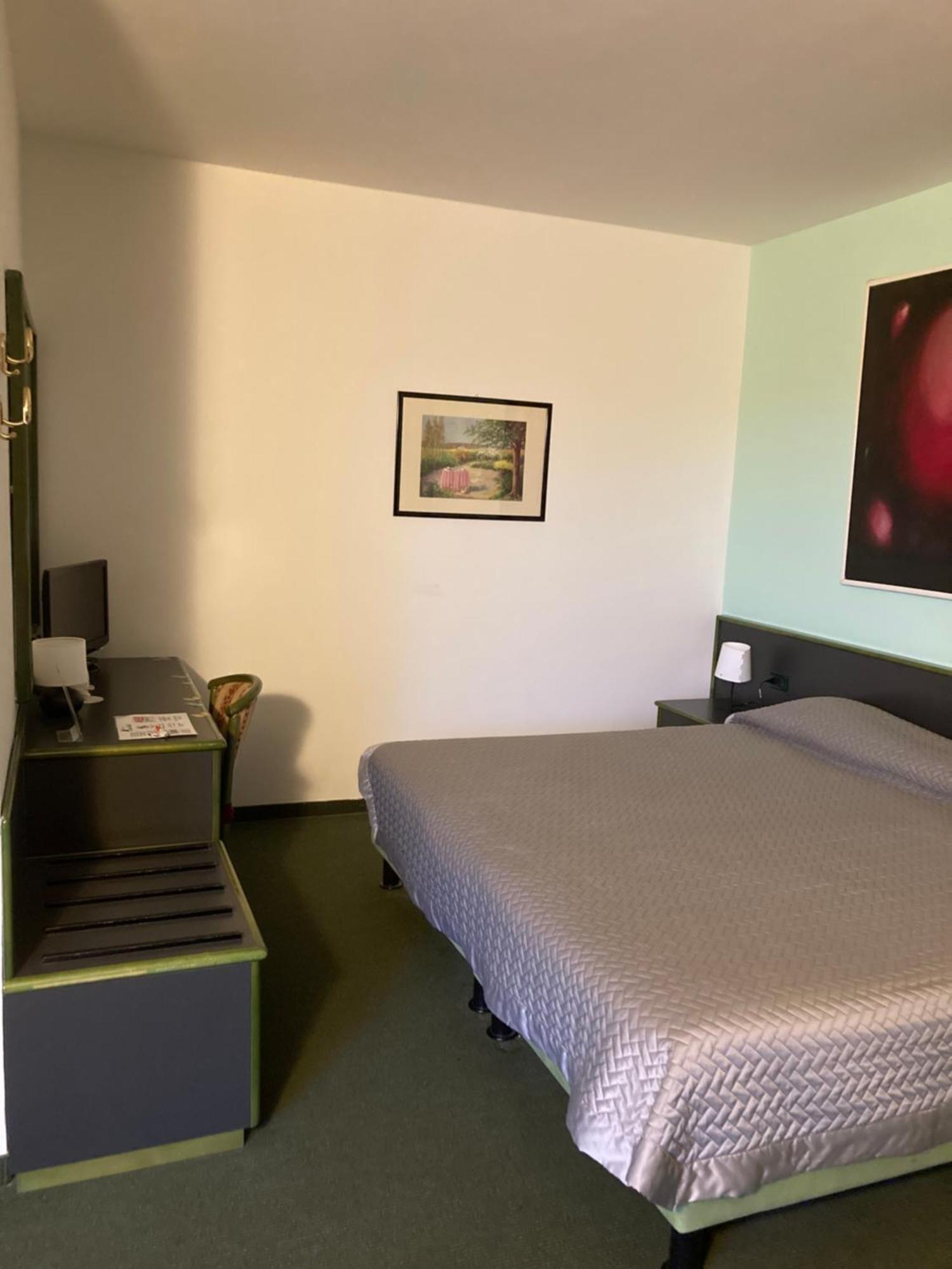 Green Hotel Poviglio  Luaran gambar